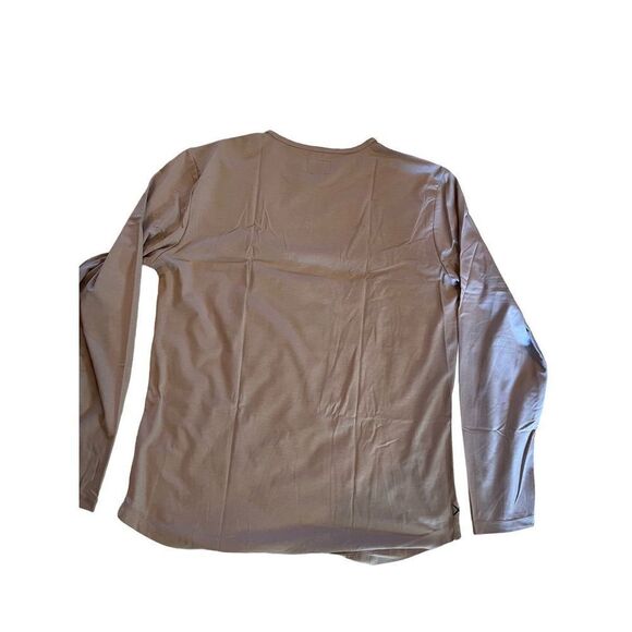 Cuts Clothing Men's AO Long Sleeve Curve Hem Tee In Concrete Size XL NWOT - Picture 2 of 6